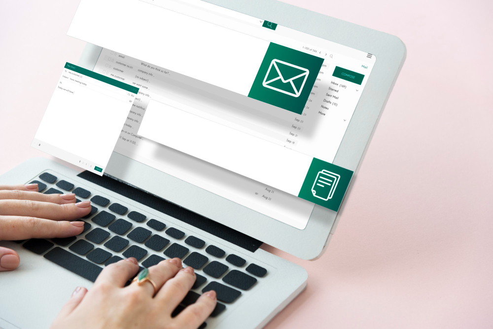 Invio di mail consentito nelle ore notturne per il recupero crediti in Florida